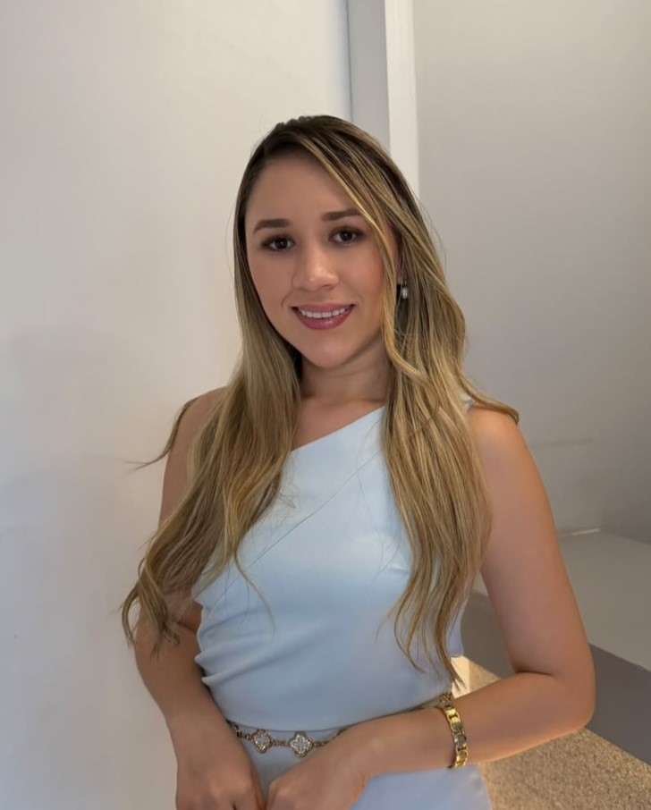 Vanessa, da Vanessa Linhares Estética corporal e facial